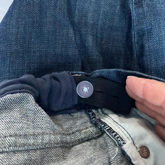 Gap Maternity jeans, straight leg. Adjustable waist. Dark wash. Size 14 - Picture 9 of 11